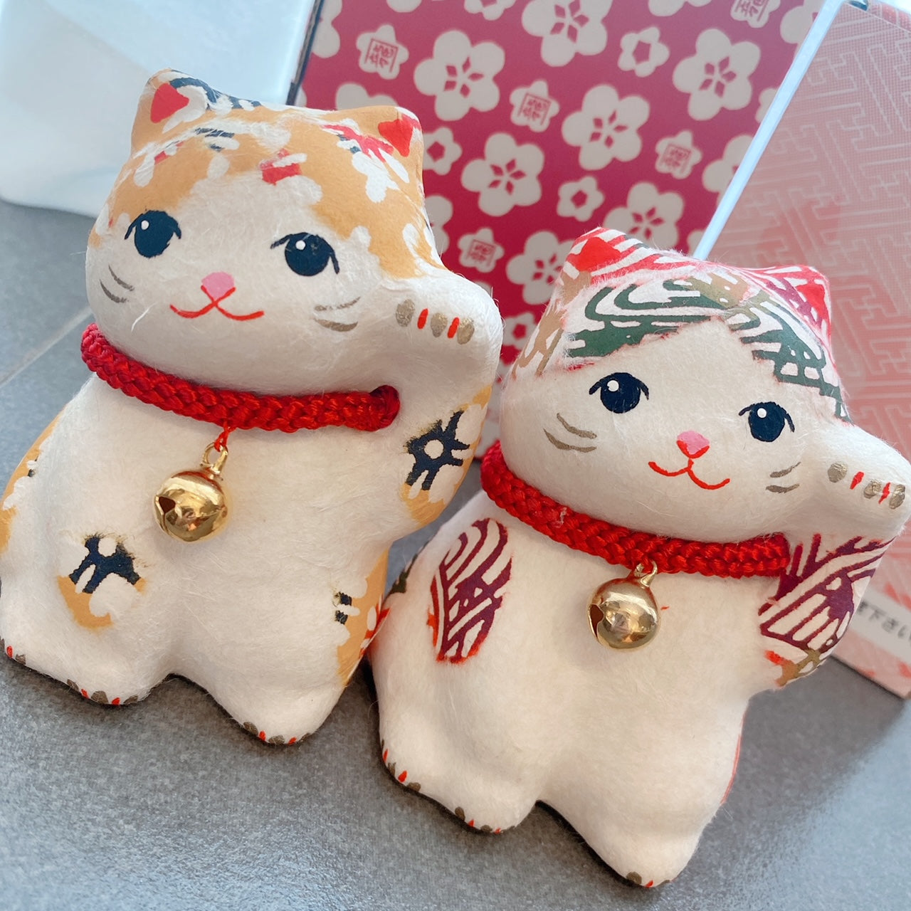 Dyeing Japanese Paper Beckoning Mewo Ornament